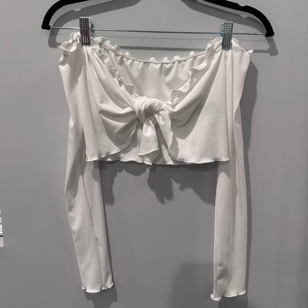Off the shoulder ruffled tie knot white crop